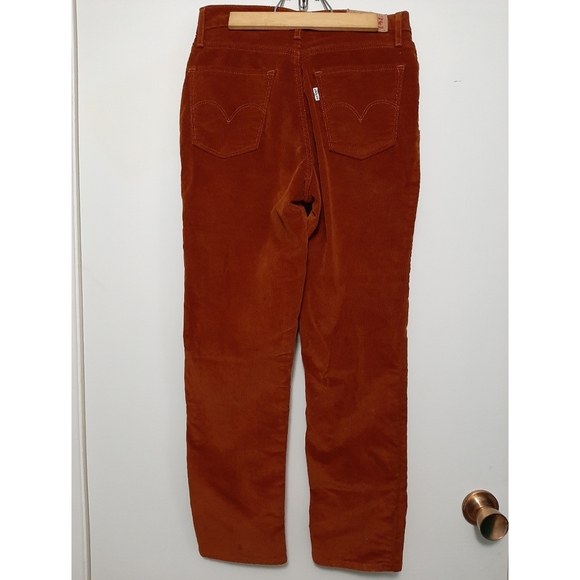 NWOT Women's Levi's corduroy pants - Picture 2 of 4